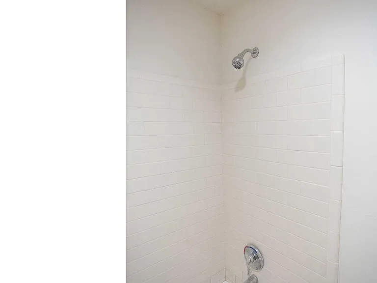 413 S 11th St #3F — Photo 11