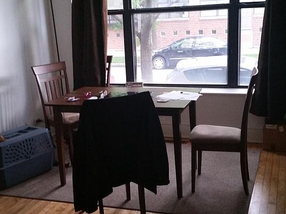 4th image of 621 N Oakley Blvd #1