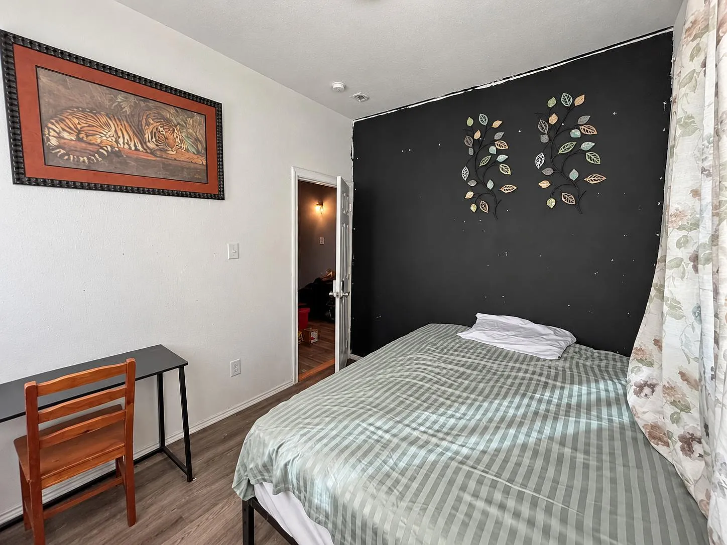 3 bed, 2.0 bath, 1834 sqft, $979 — Photo 2