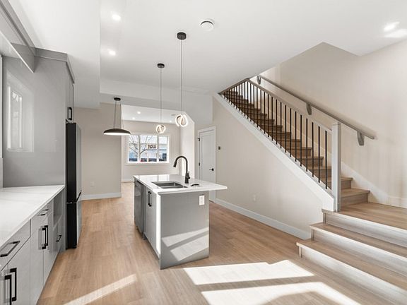 4th image of 758 Coopland Cres #1