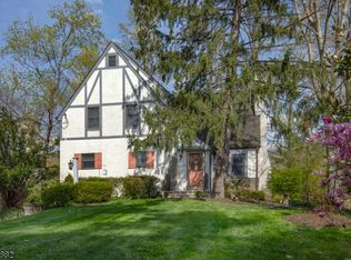 4 Lake Trl W, Morristown, NJ 07960