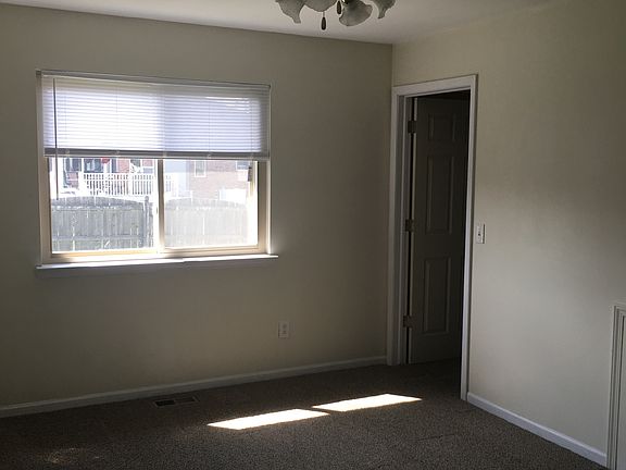 4th image of 46087 Prince Dr