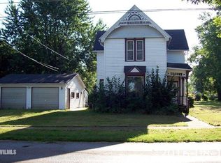 408 S Water St, Warren, IL 61087