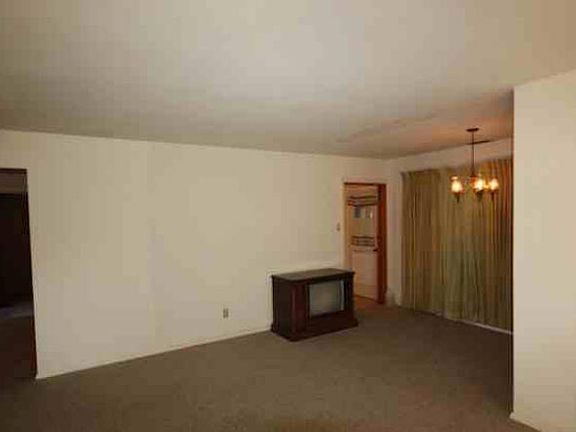 4th image of 1010 E Inez St