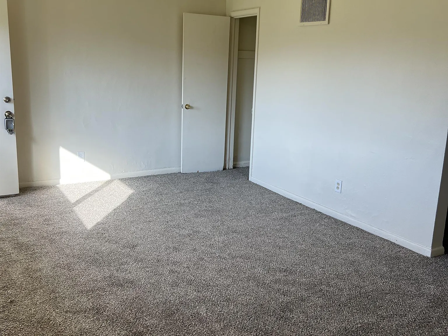 1917 Weaver Street — Photo 2