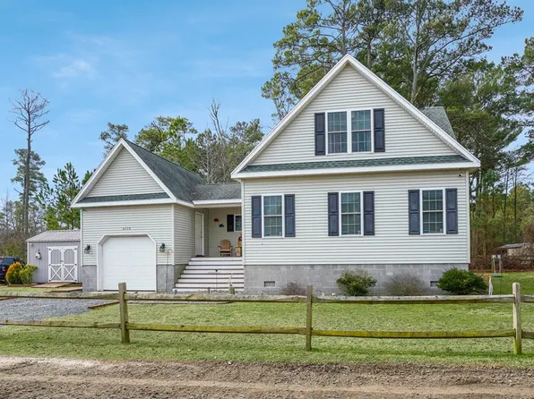 6726 Megan Dr, Chincoteague, VA 23336