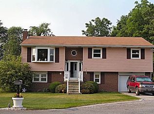 802 Whiteford Dr, Lewisberry, PA 17339