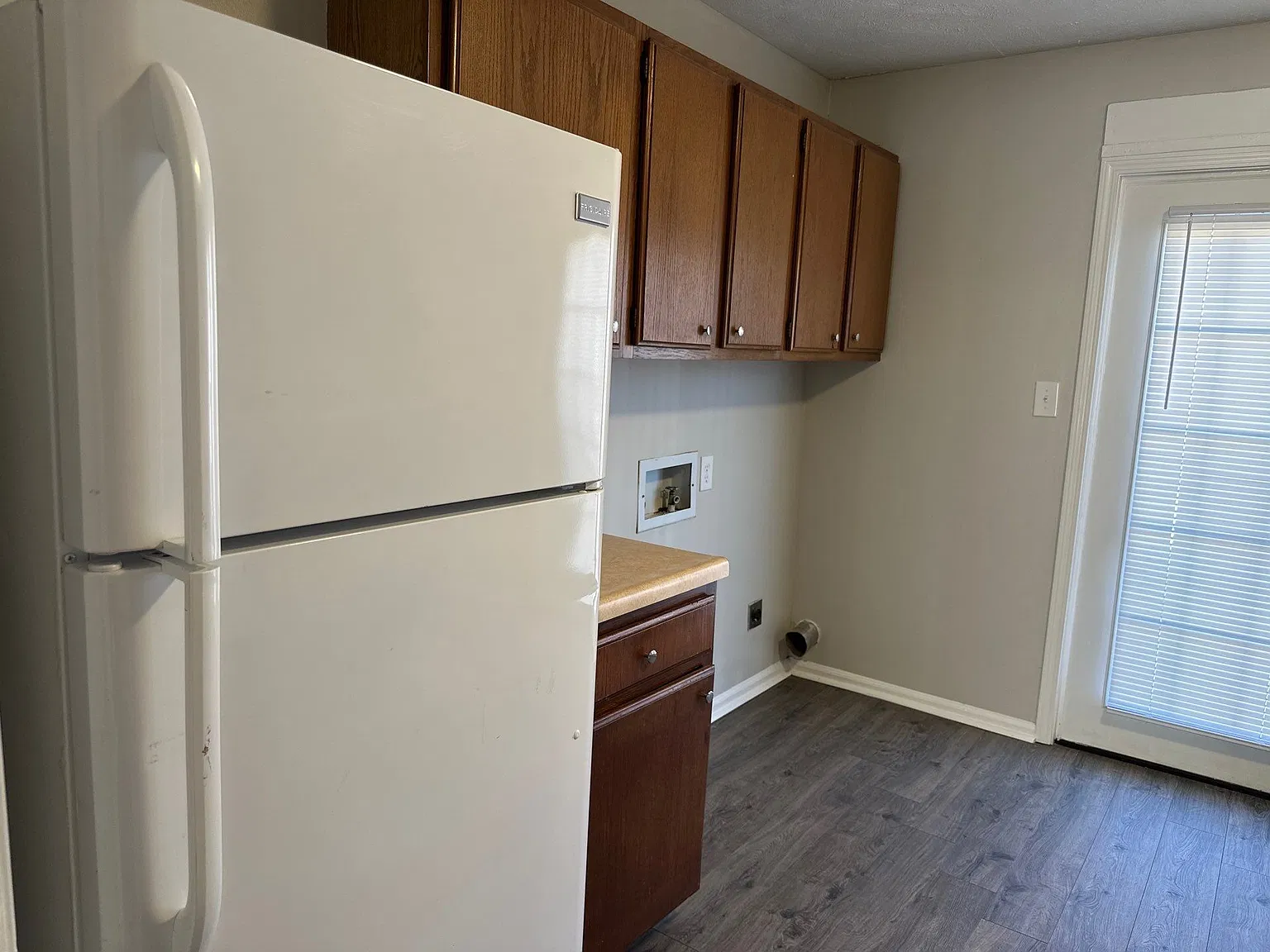 2 bed, 1.5 bath, 1007 sqft, $1,000 — Photo 3