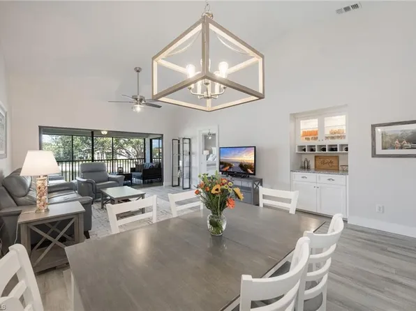 525 Lake Louise CIR #202, NAPLES, FL 34110