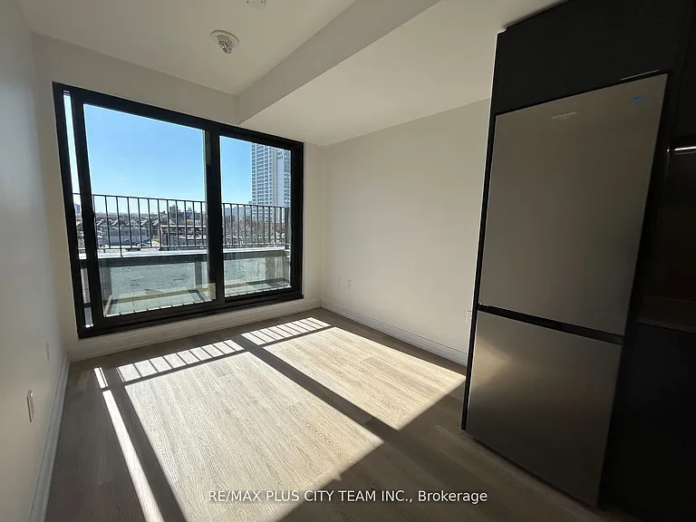 1 Jarvis St E #527 — Photo 3