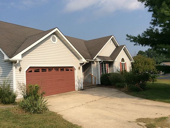2nd image of 4 Dartmouth Dr
