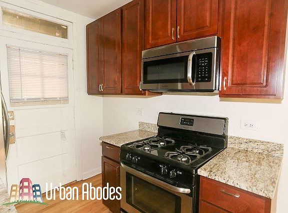 3rd image of 2100 W Ainslie St #31701E