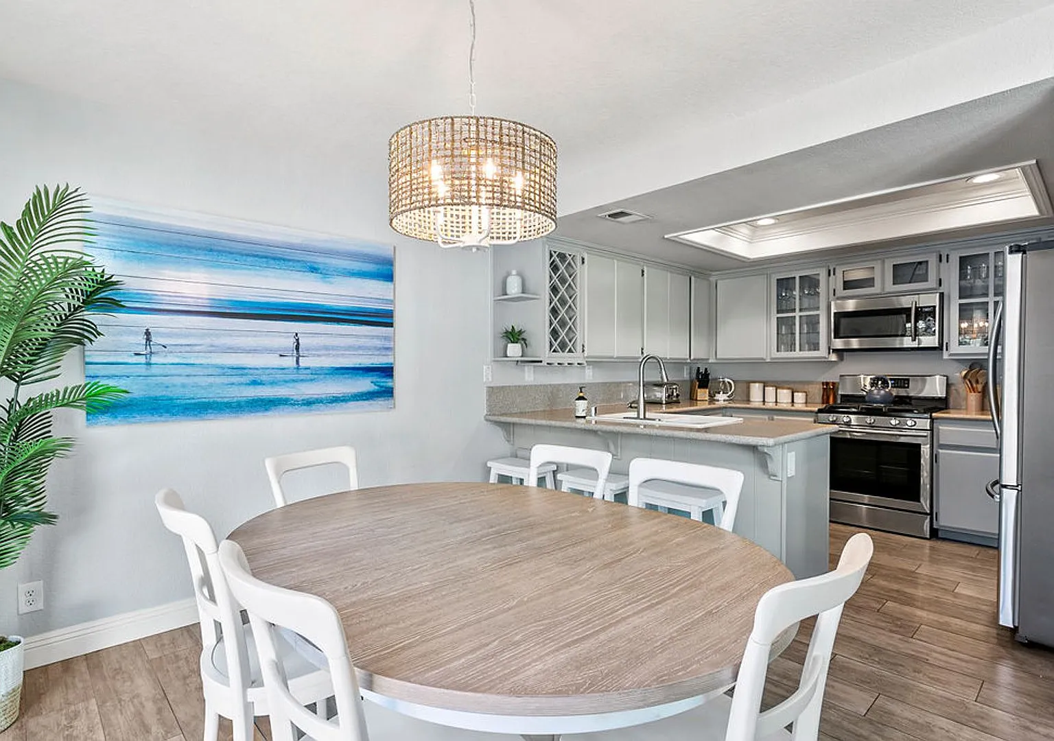 Updated & Furnished 3BR Townhome with Loft & Lake Access — Photo 2