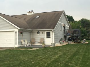 1725 Delaware Dr, Sun Prairie, WI 53590