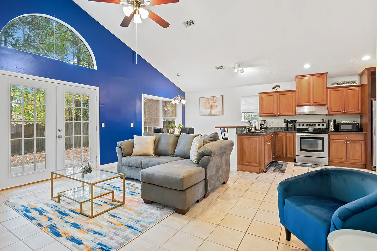 Building Photo - 141 Bordeaux Ln
