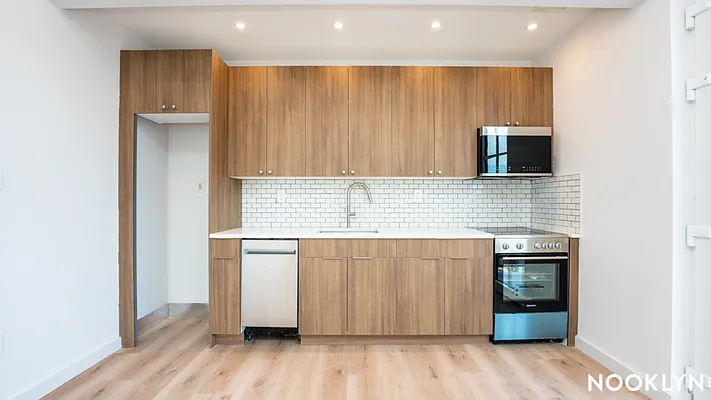 Rented by Nooklyn NYC LLC | media 96