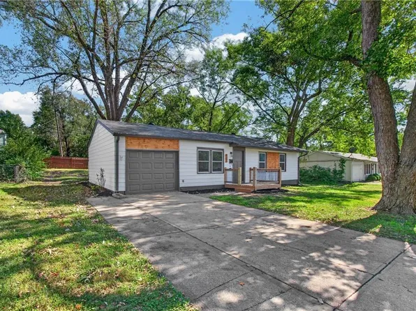 6303 E 153rd St, Grandview, MO 64030