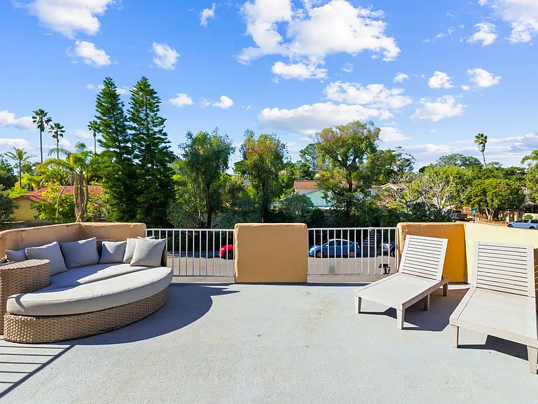 14225 Mango Dr — Photo 38