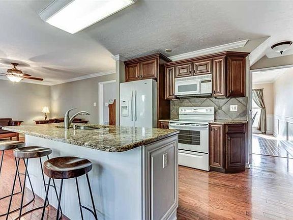 4th image of 2600 Hawk Crest Ln