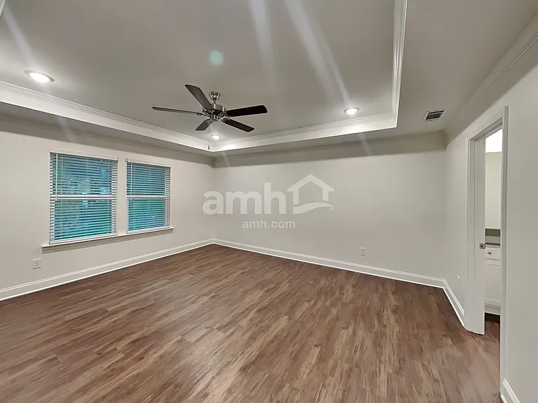 3880 Chivalry Dr — Photo 12