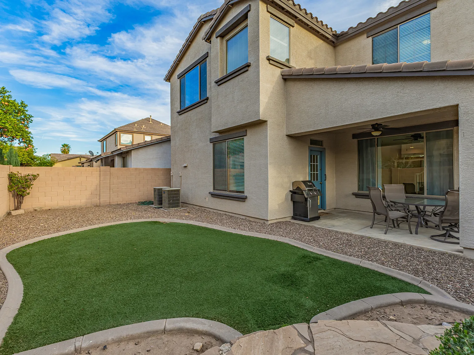 4 bed, 2200 sqft, $4,500 — Photo 4