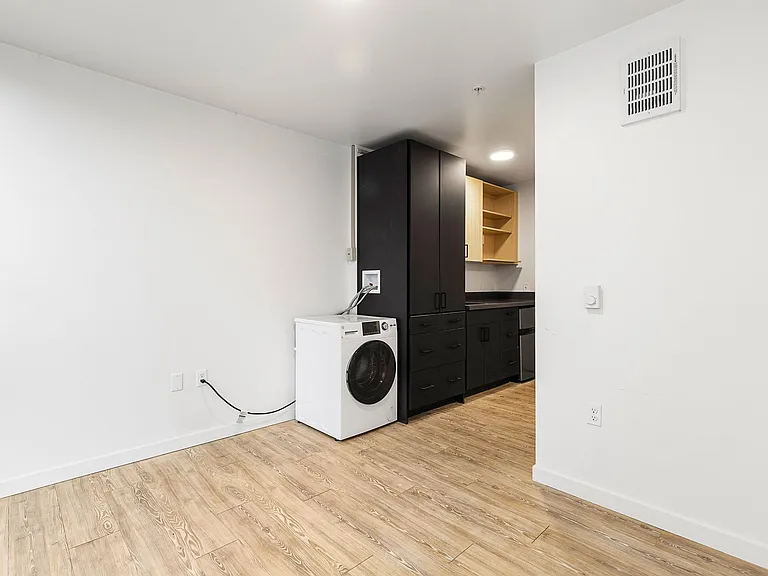 Karsti Apartments — Photo 25