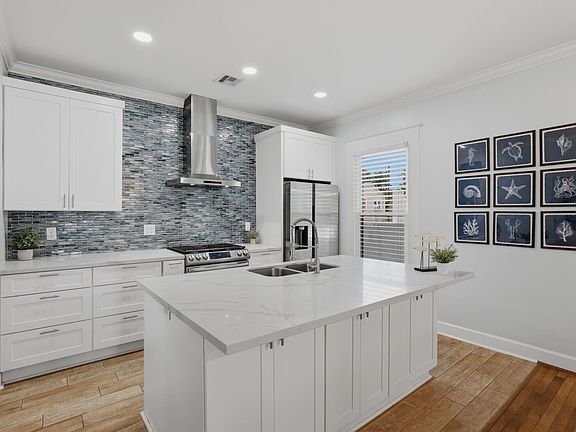 5th image of 4702 Avenue N 1/2