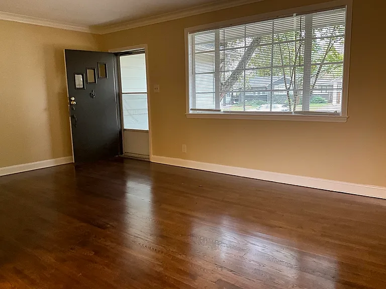 4980 Sequoia Rd — Photo 3