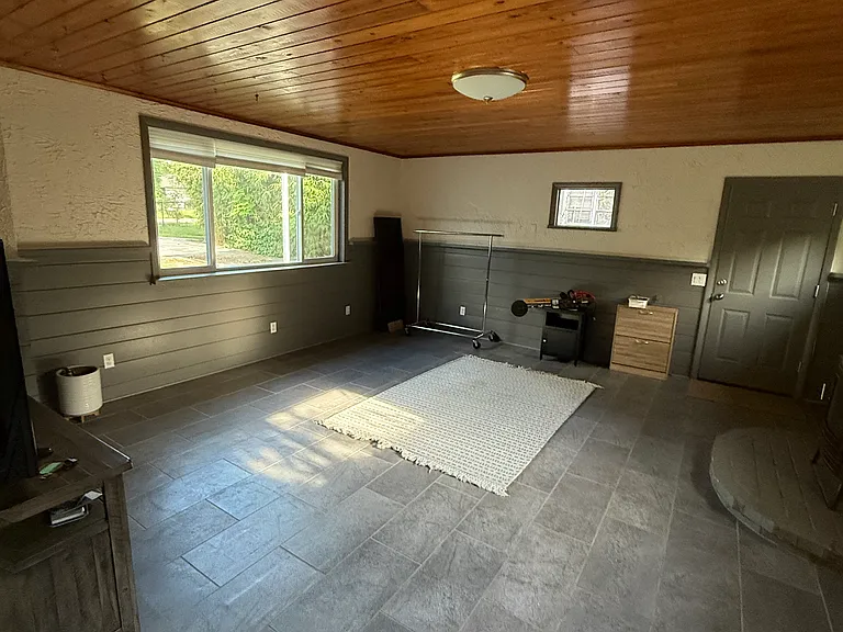 1004 Camphor Ln — Photo 11