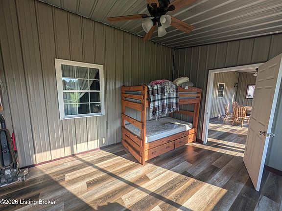 4th image of 2075 Seavers Rd