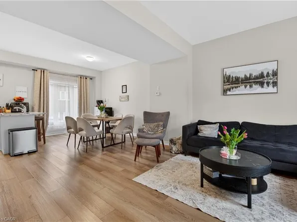 19 Picardy Dr #13, Hamilton, ON L8J 0M7