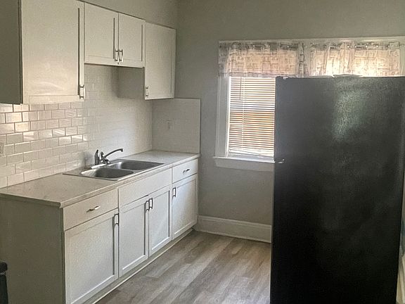 3rd image of 3248 E 139th St APT 1