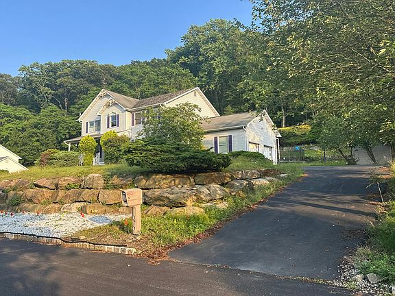 2nd image of 7 Oldfield Ct