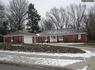 2996 Oakridge Dr, Stow, OH 44224