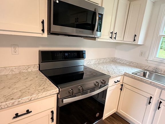 5th image of 3427 Sutherland Dr