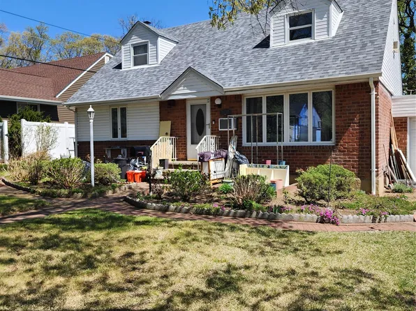 1608 Arkansas Drive, Valley Stream, NY 11580