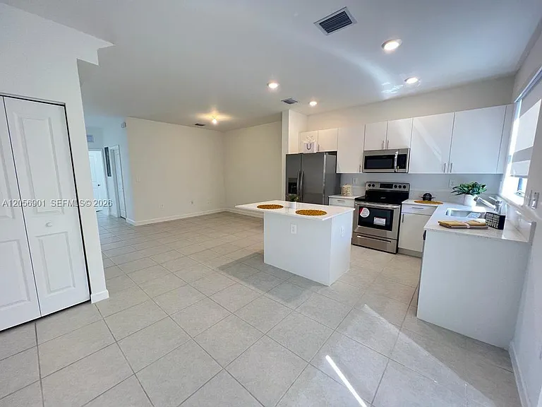 11846 SW 246th Ln #11846 — Photo 6