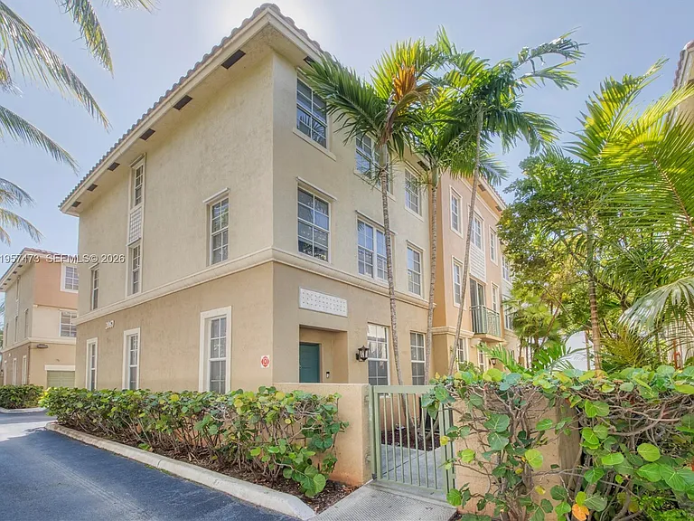 2067 S Ocean Dr #Townhouse 5 — Photo 19