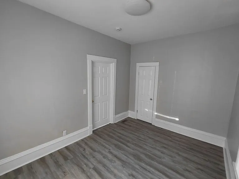 316 Maple Ave #6 — Photo 7