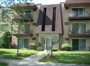 5706 W 129th St #2A, Crestwood, IL 60445