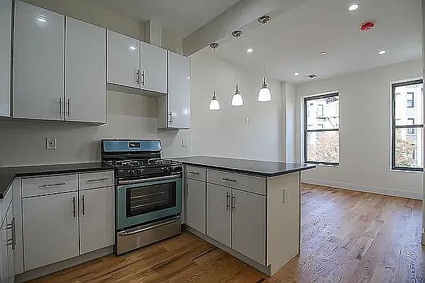 1st image of 276 Quincy St #2A