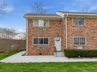 105 Prime Avenue #G, Huntington, NY