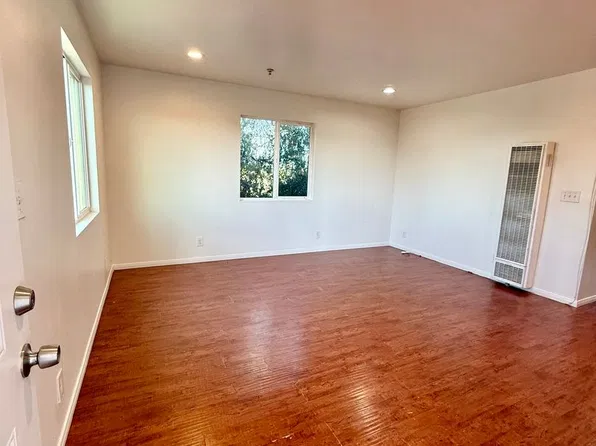1122 W 93rd St, Los Angeles, CA 90044