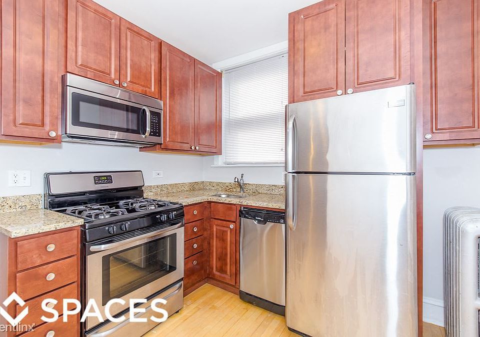 1st image of 2112 W Ainslie St APT 2S