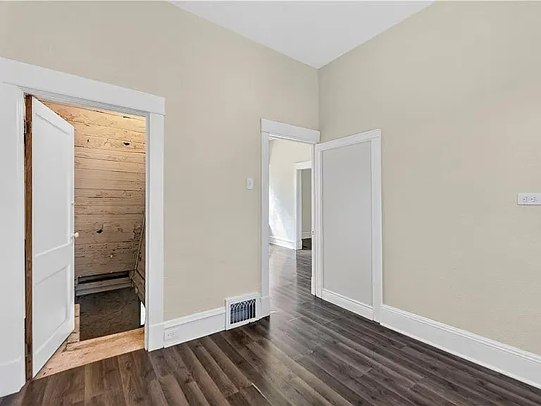 3 bed, 1316 sqft, $1,422 — Photo 3