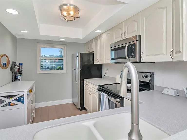 17580 Gulf Blvd #403 — Photo 11
