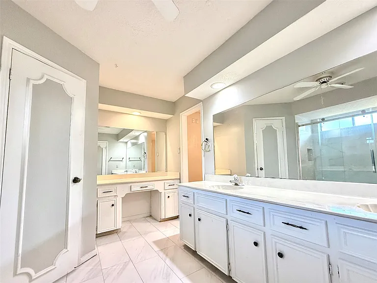 9002 Sabastian Dr — Photo 24