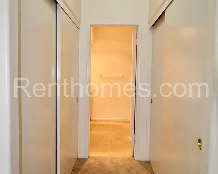 510 Camino De La Reina #104 — Photo 18