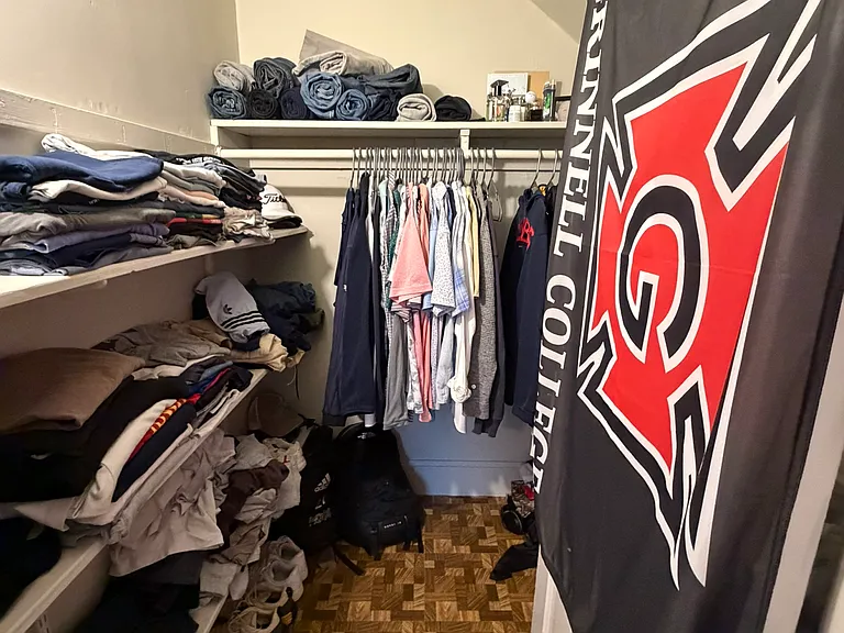 2nd bedroom walk in closet.