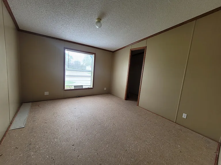 211 E 1st St #33 — Photo 10